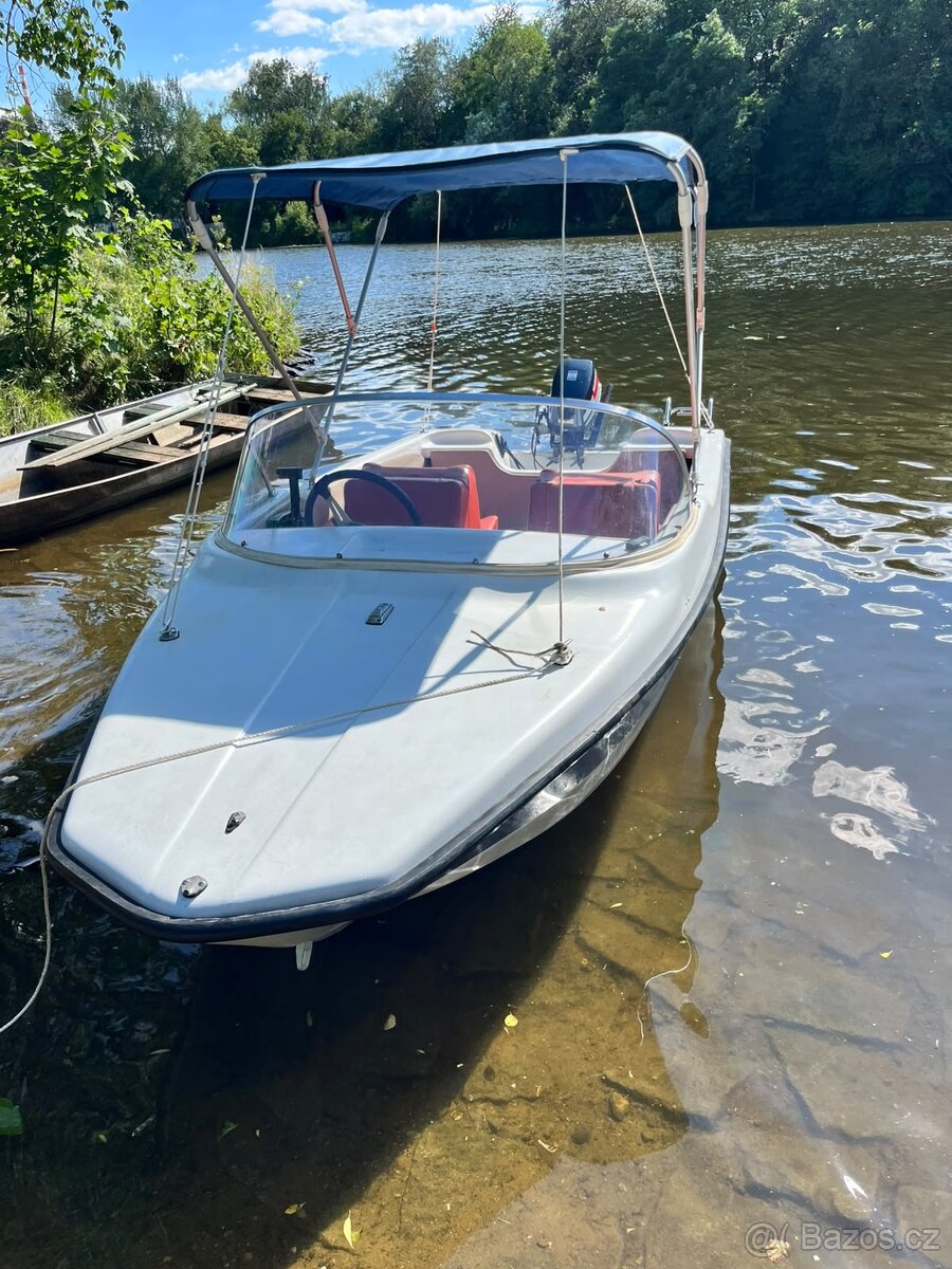 Motorový člun Hellwig triton - 2