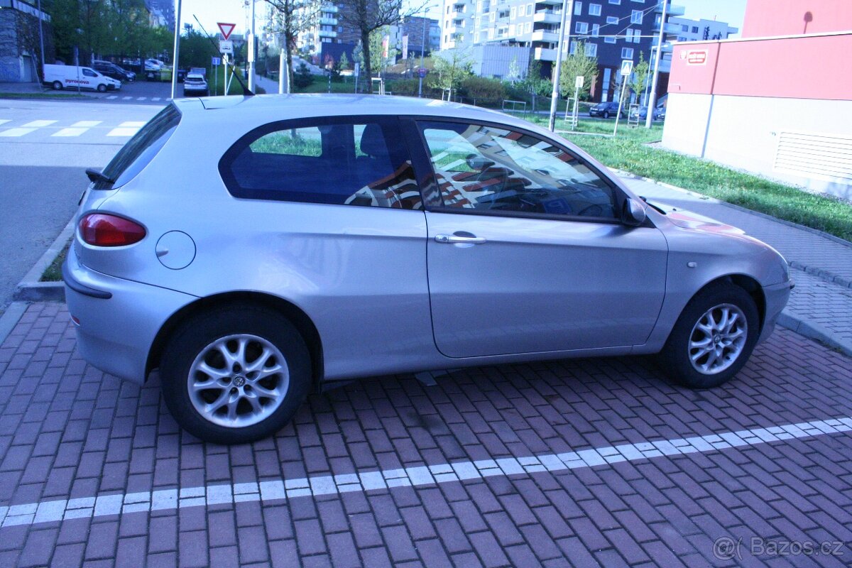 ALFA ROMEO 147 1.6 TS - 2