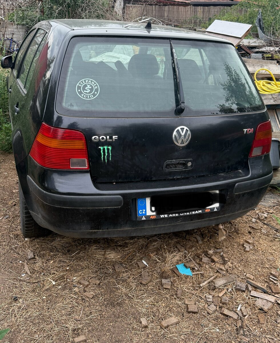 Golf 4 - 2