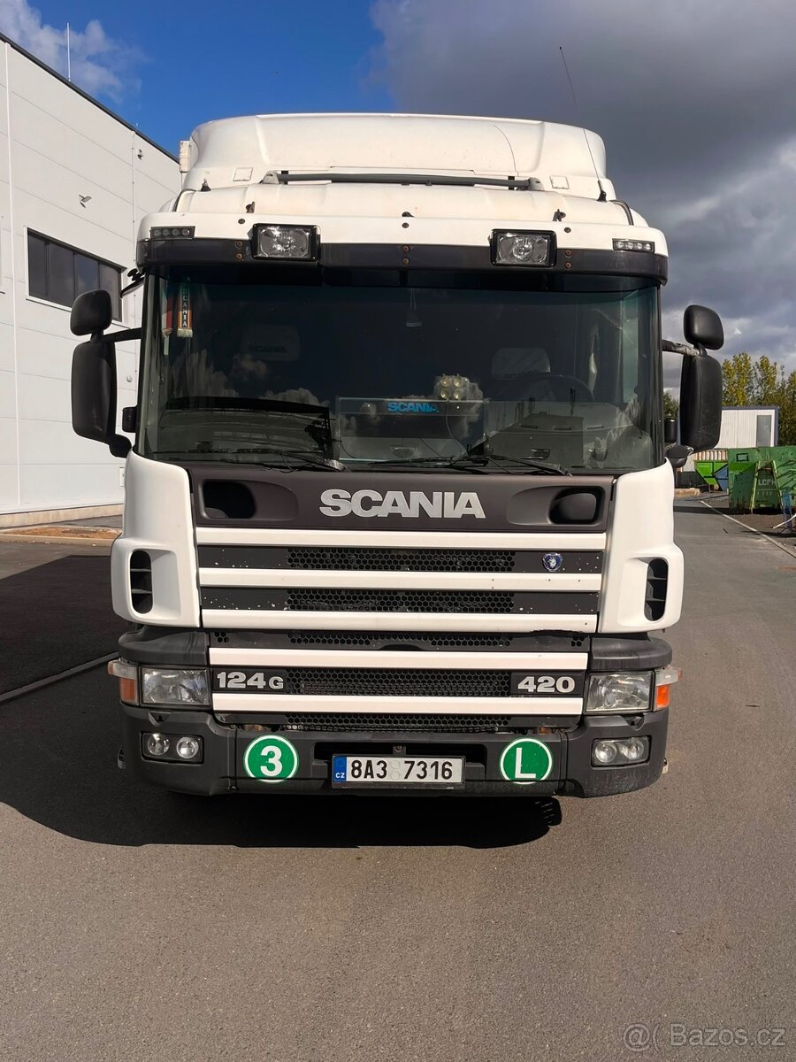 Scania 124G nápojová nástavba, - 2