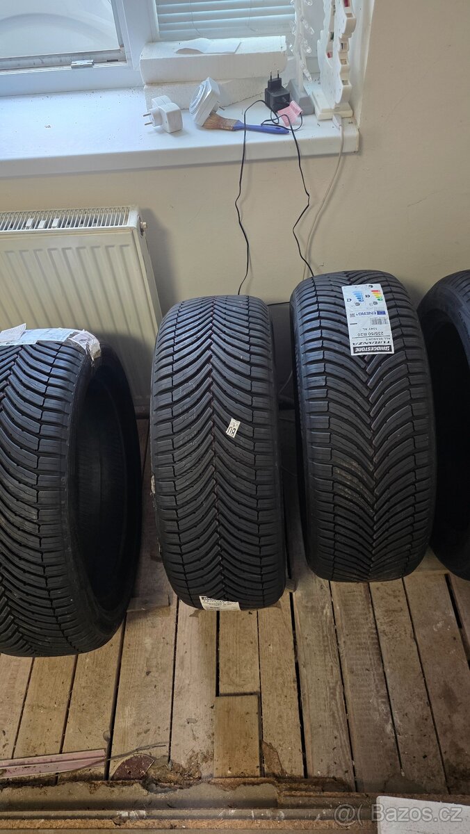 Celorocni 235/50r20 - 2