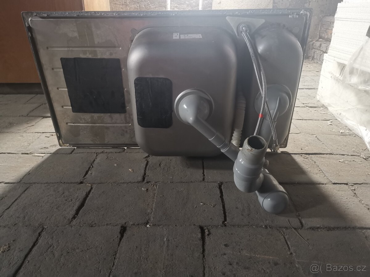 Kuchyňský dřez - 2