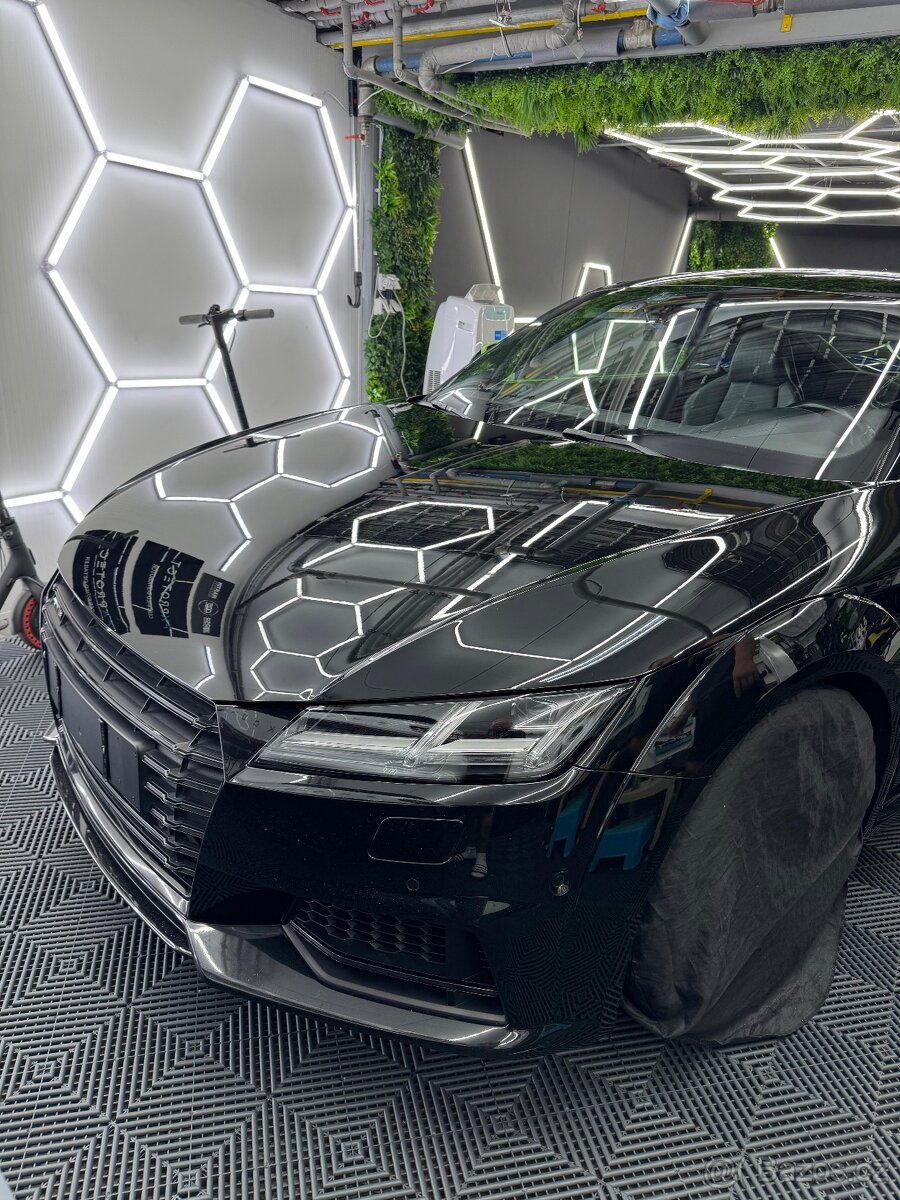 Audi TTS quattro - 2