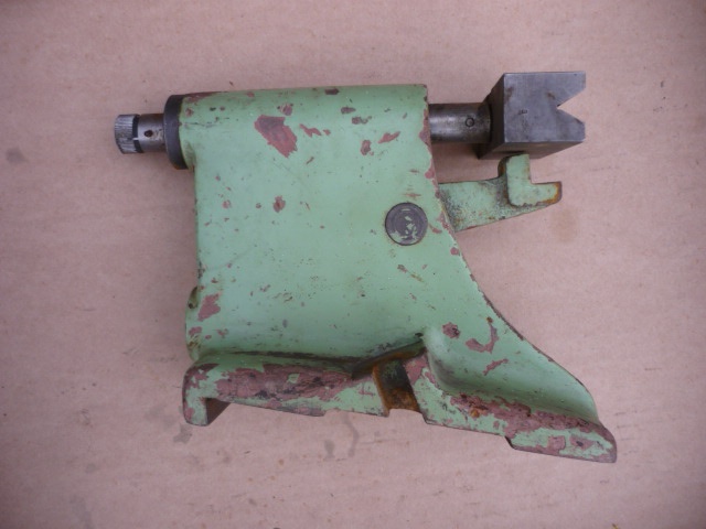 luneta / opěra na brusku na kulato TOS 2U - 2