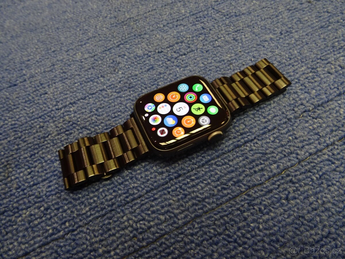 Chytré hodinky Apple Watch 4 44mm - 2