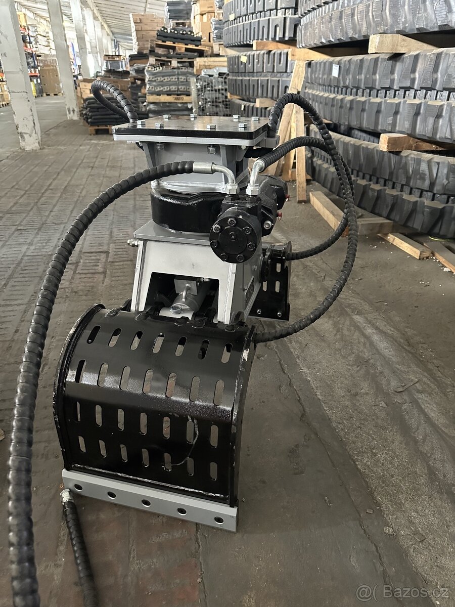 Drapák s rotátorem na Minibagr od 2.5 tuny - 25 tun - 2