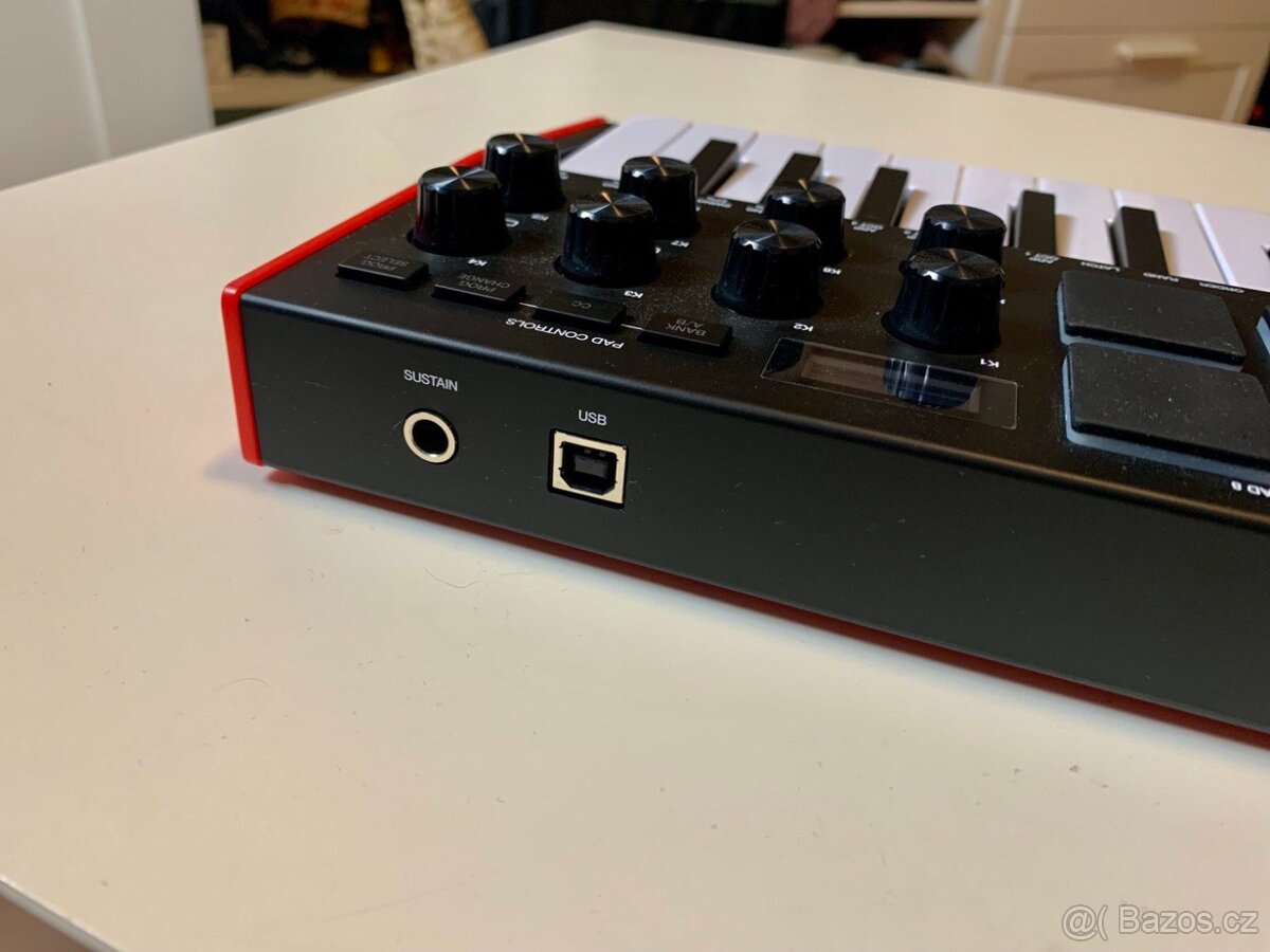 Akai MPK mini MK3 – MIDI клавиатура, top stav - 2