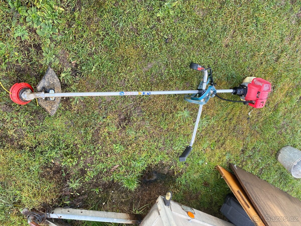 Benzinový křovinořez - 2