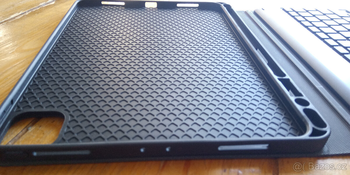 Pouzdro s BT klávesnicí 1 - 2