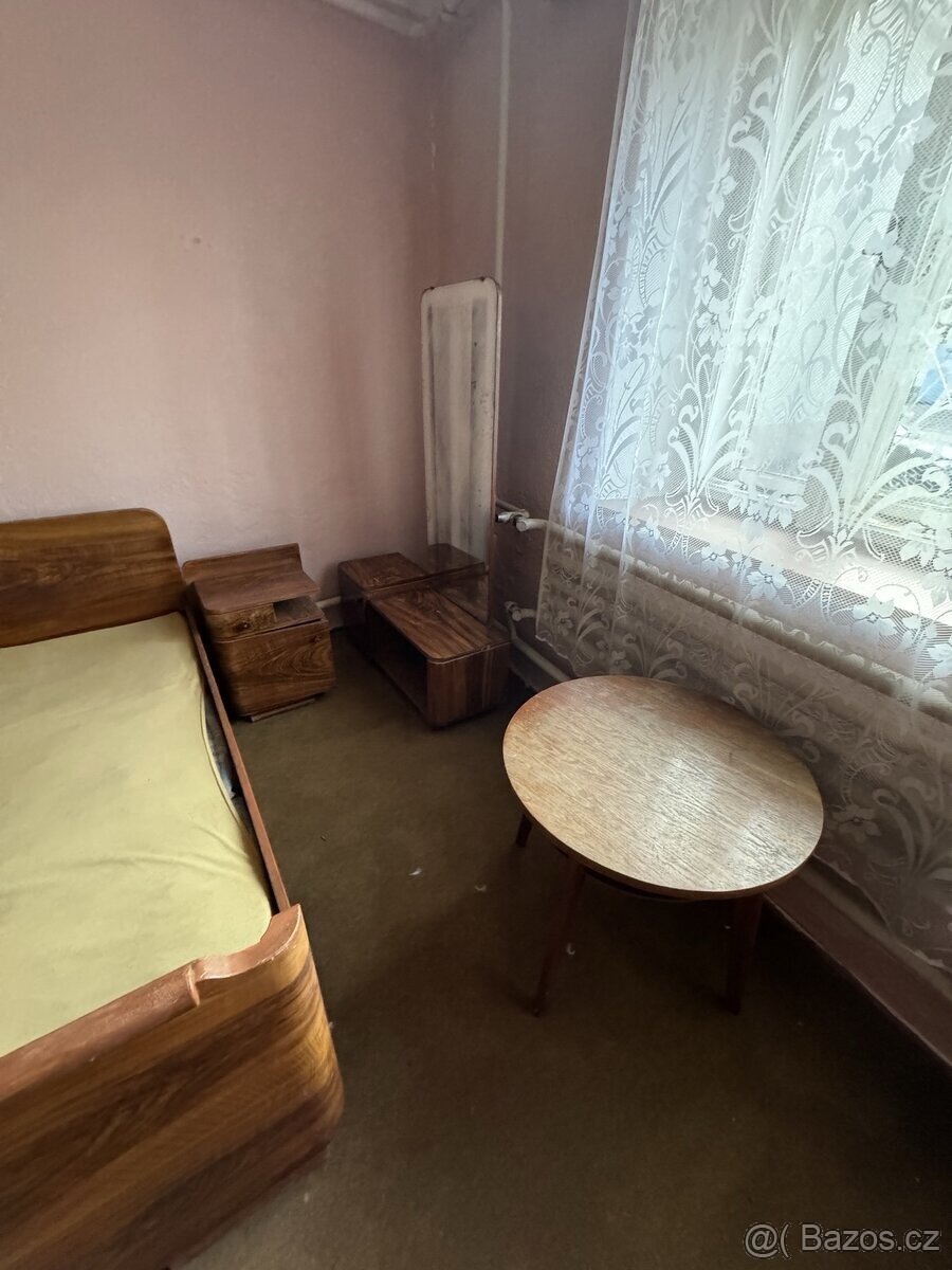 Historický nábytek - kompletní ložnice - 2