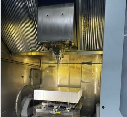 Obráběcí centra - pětiosá C 50 UP - 2