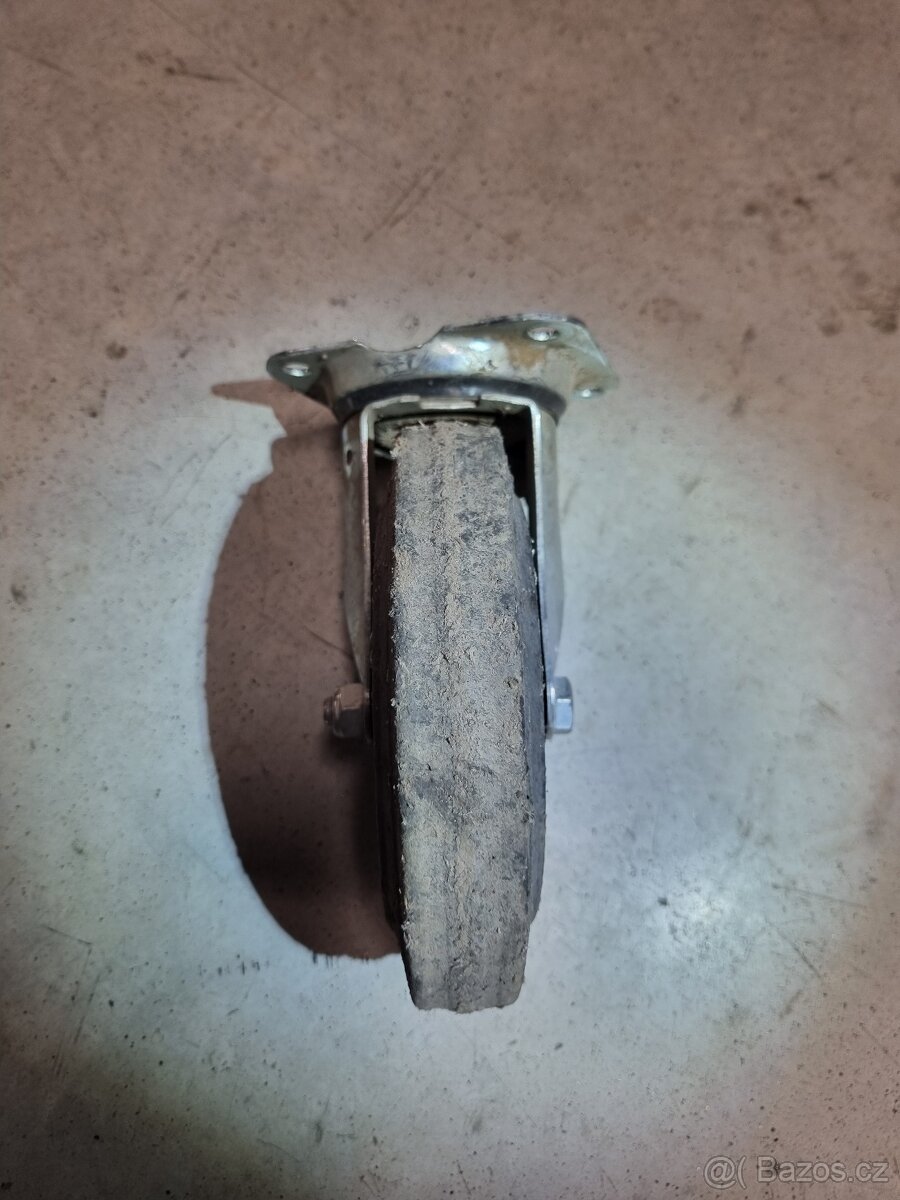 Kolečka otočná. 2 ks. Brno. - 2