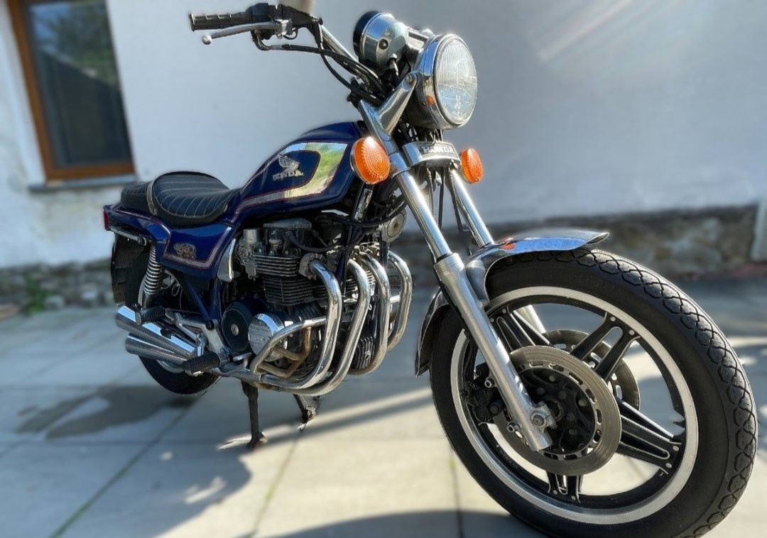 Honda CB650SC Four Luxury Custom - 2