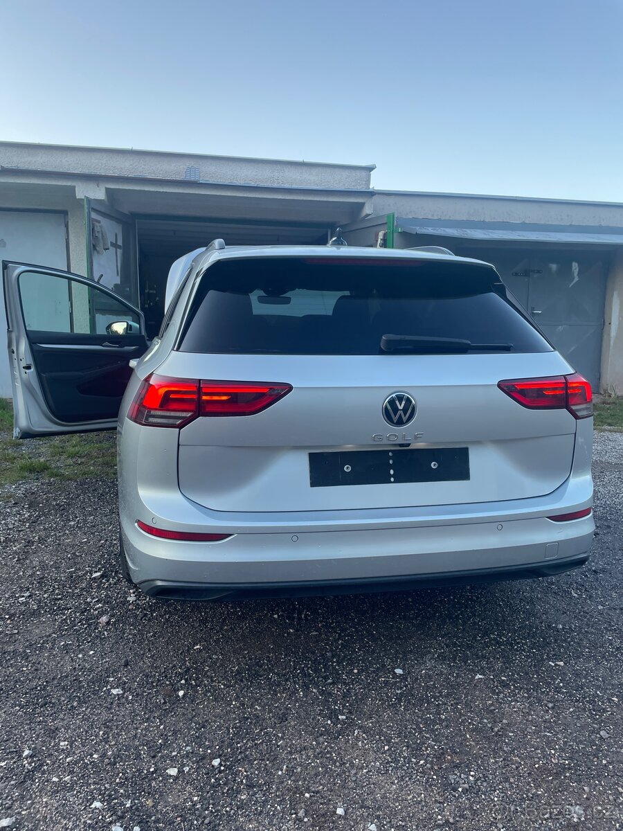 Vw Golf 8 Variant 2.tdi,85 kw,6q manuál - 2