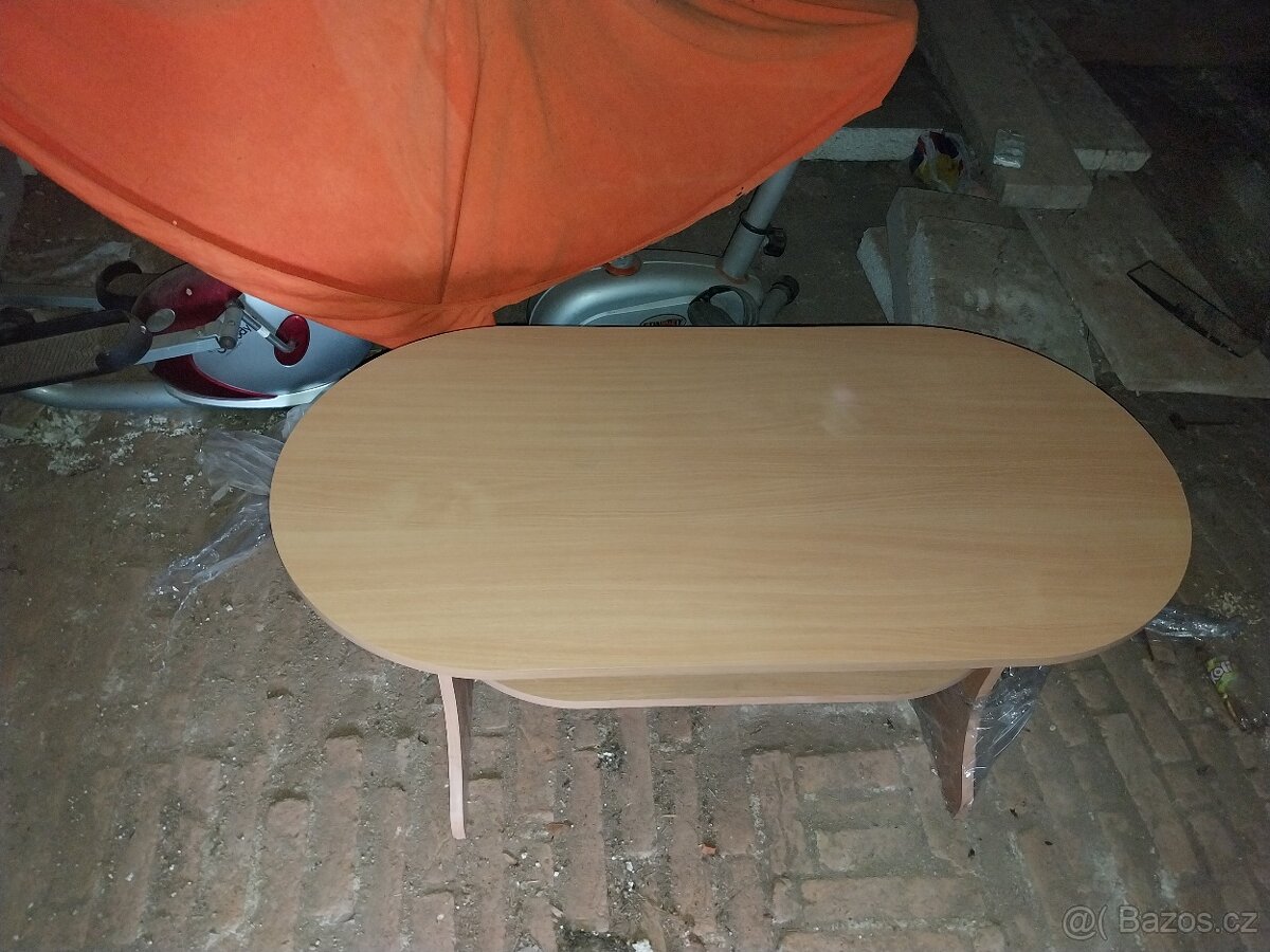 Konferenční stolek - 2