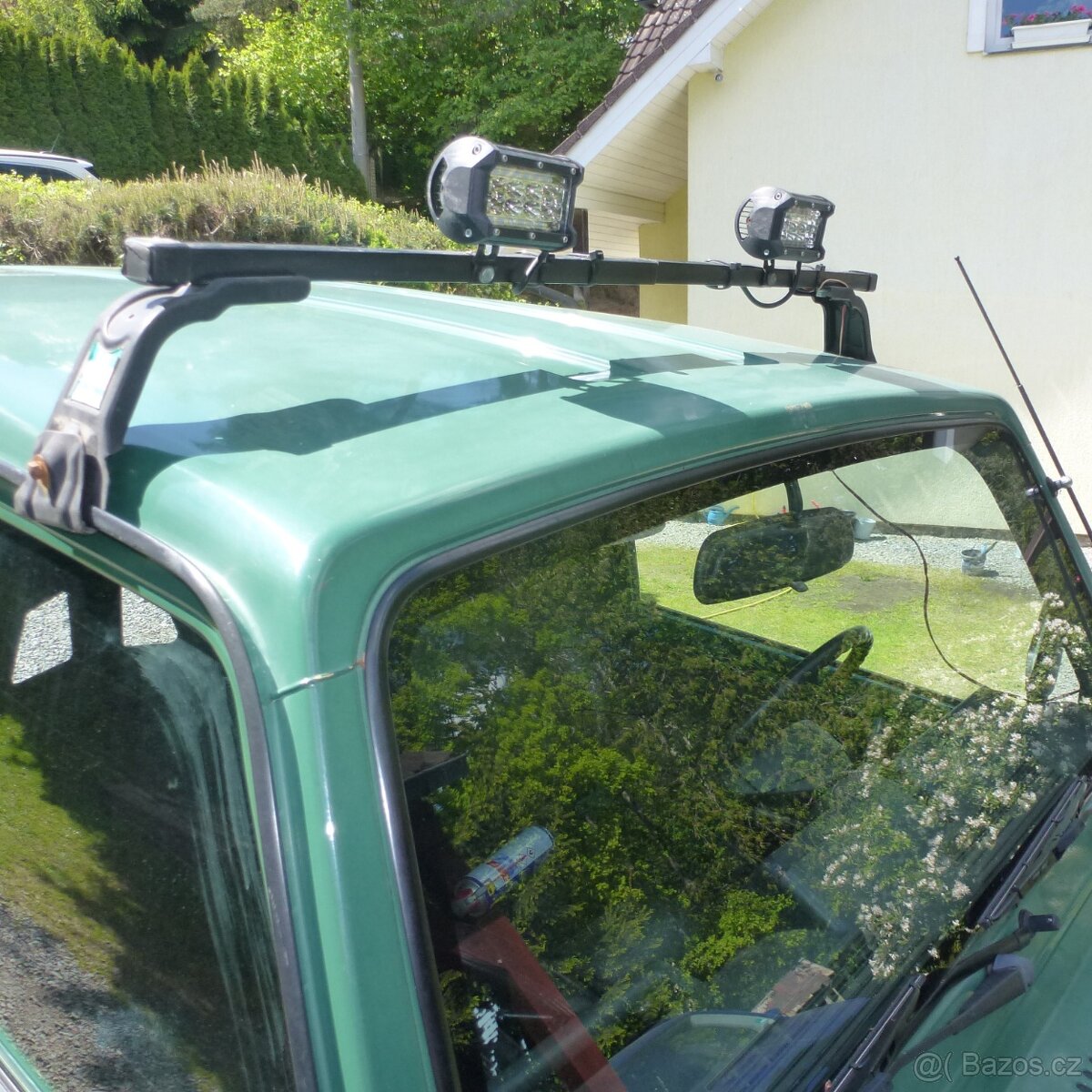 Suzuki Samurai celoplech světelná rampa - 2