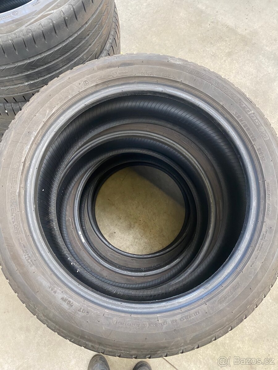 letní pneu 235/50/19 - 2