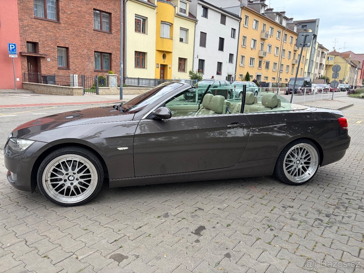 BMW Řada 3, 320i Cabrio - 2