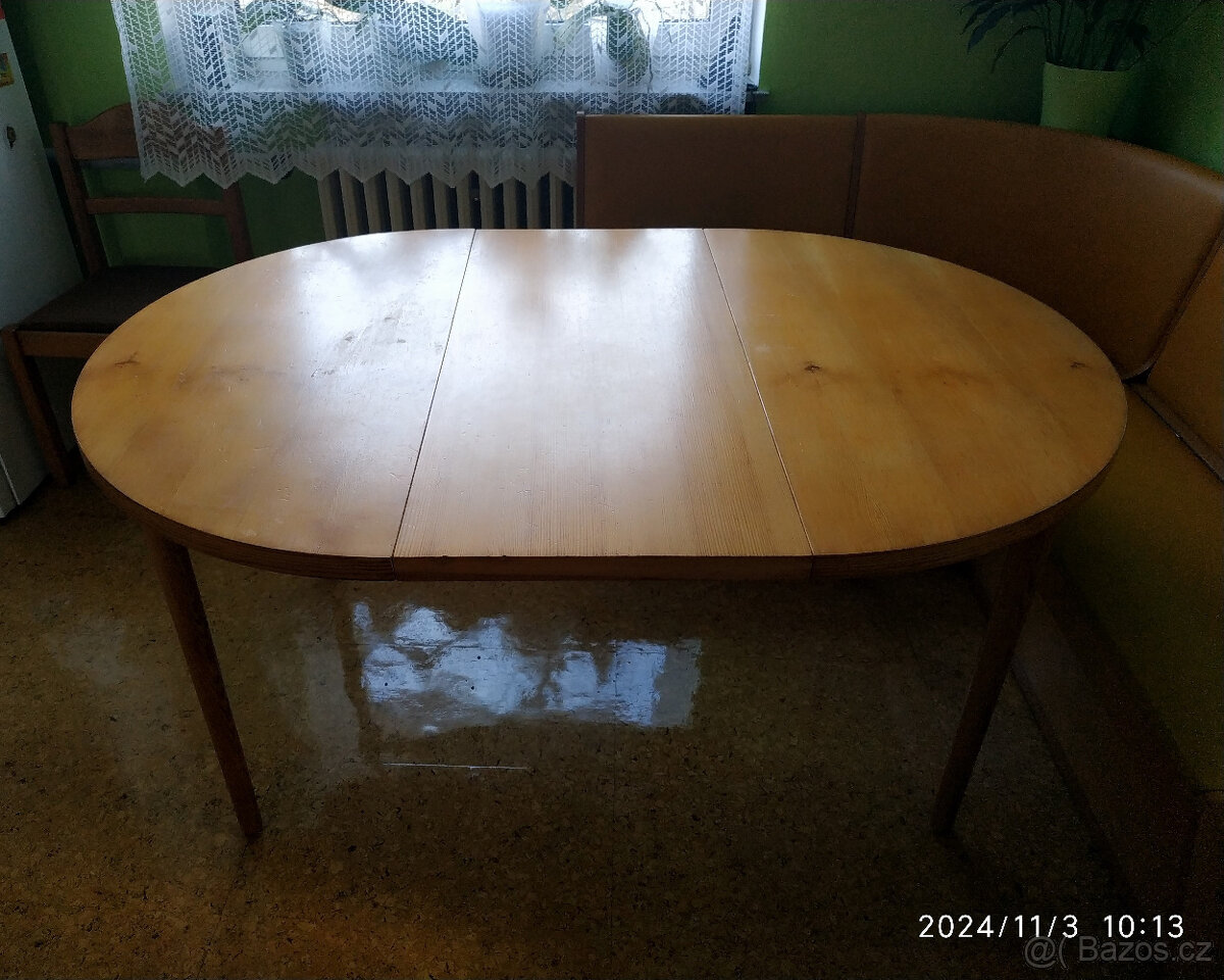 Oválný/kulatý rozkládací jídelní stůl. Česká výroba. Retro. - 2
