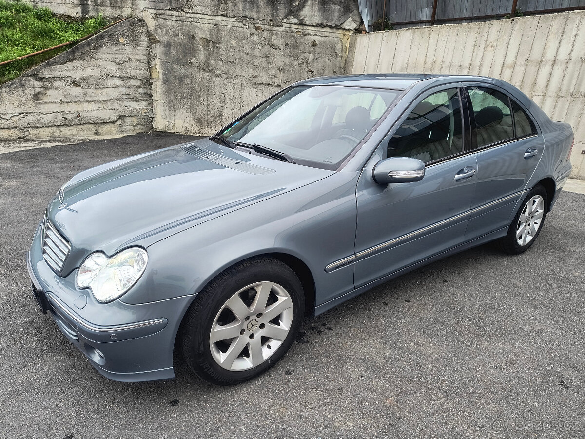 Mercedes-Benz Třídy C 180 K BI-XEN/KŮŽE/VYHŘ.SED/PDC/ALU/PC/ - 2