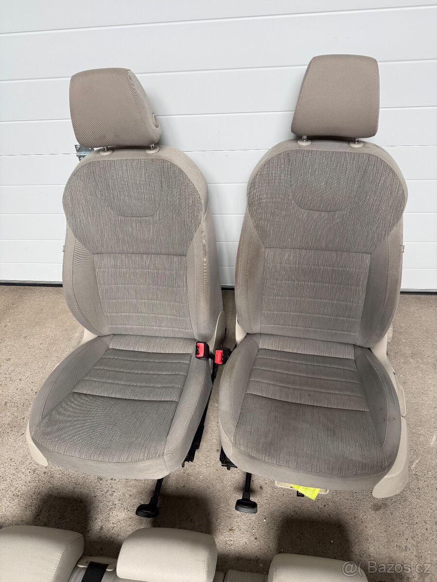 Kompletně vyhřívané světlé sedačky Octavia 3 - 2