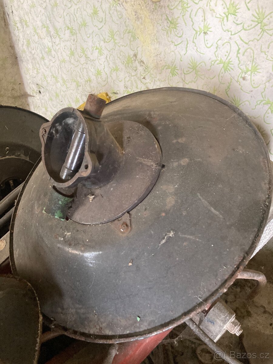 PRŮMYSLOVÉ LAMPY - 2