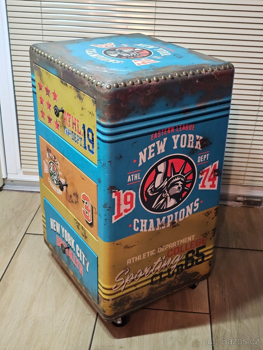 Komoda se zásuvkami - 2