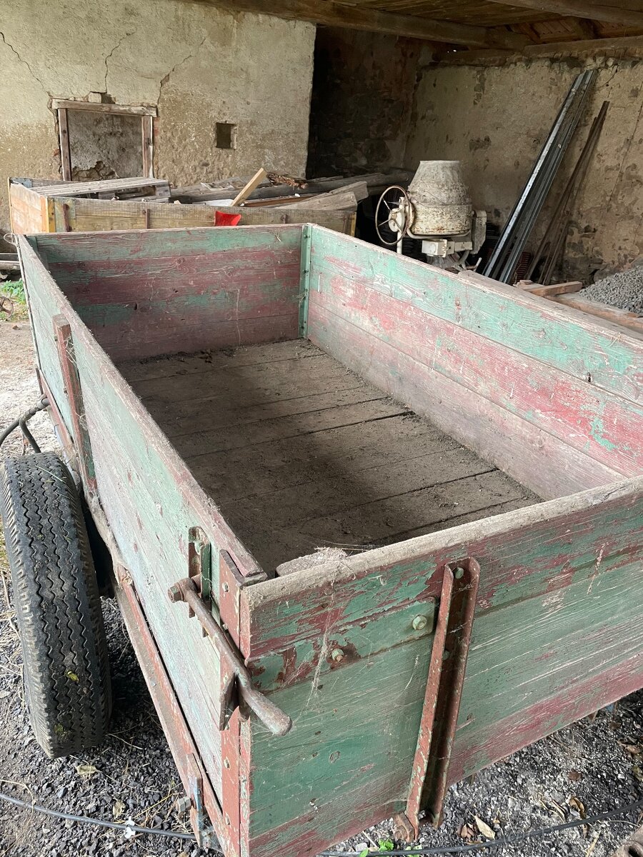 Sklápěcí valník - 2