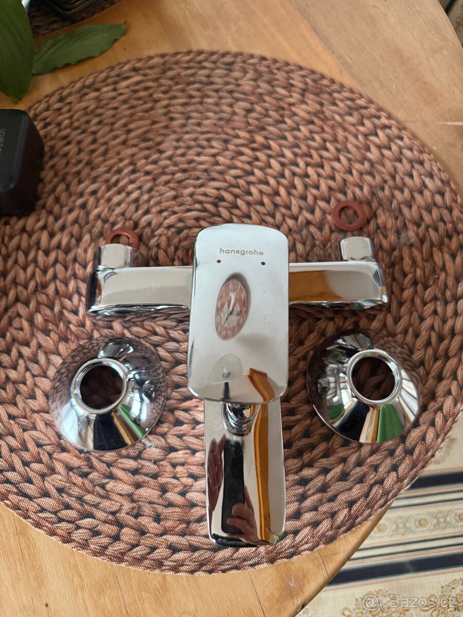 Vanová baterie s vývodem na sprchu - 2