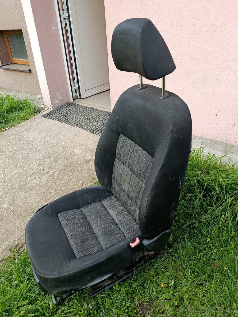 Autosedačka Octavia 2 - 2