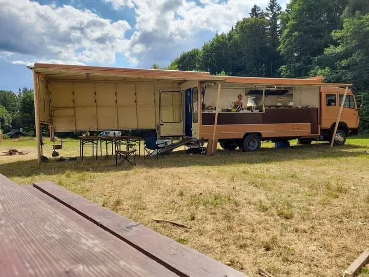 Prodám Foodtruck Mercedes 814 special - 2