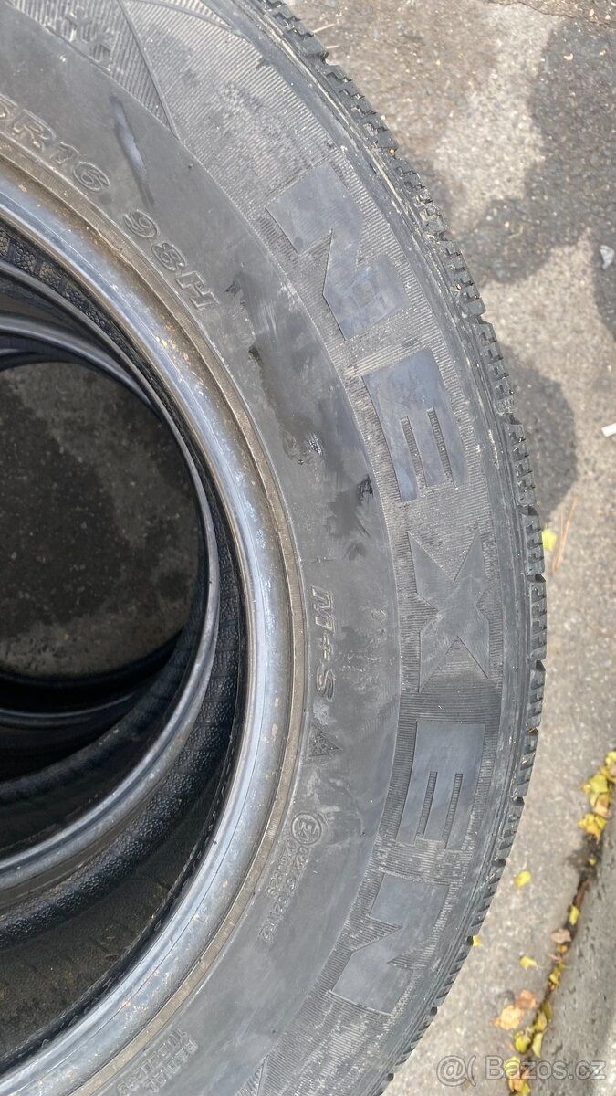 Nexen zimní 215/65R16 98H - 2