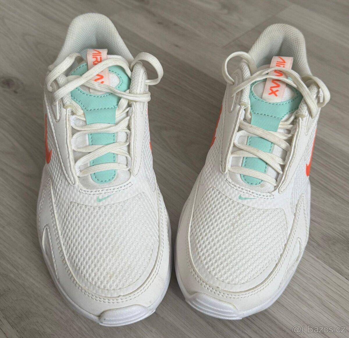 Dámské boty Nike Air Max Bolt v bílé barvě - 2