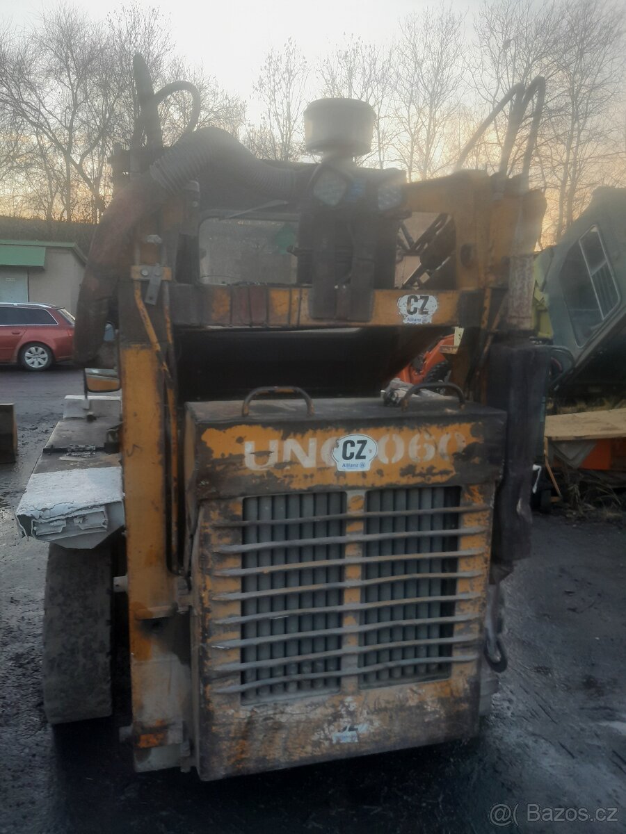 Nakladač UNC 060 - 2
