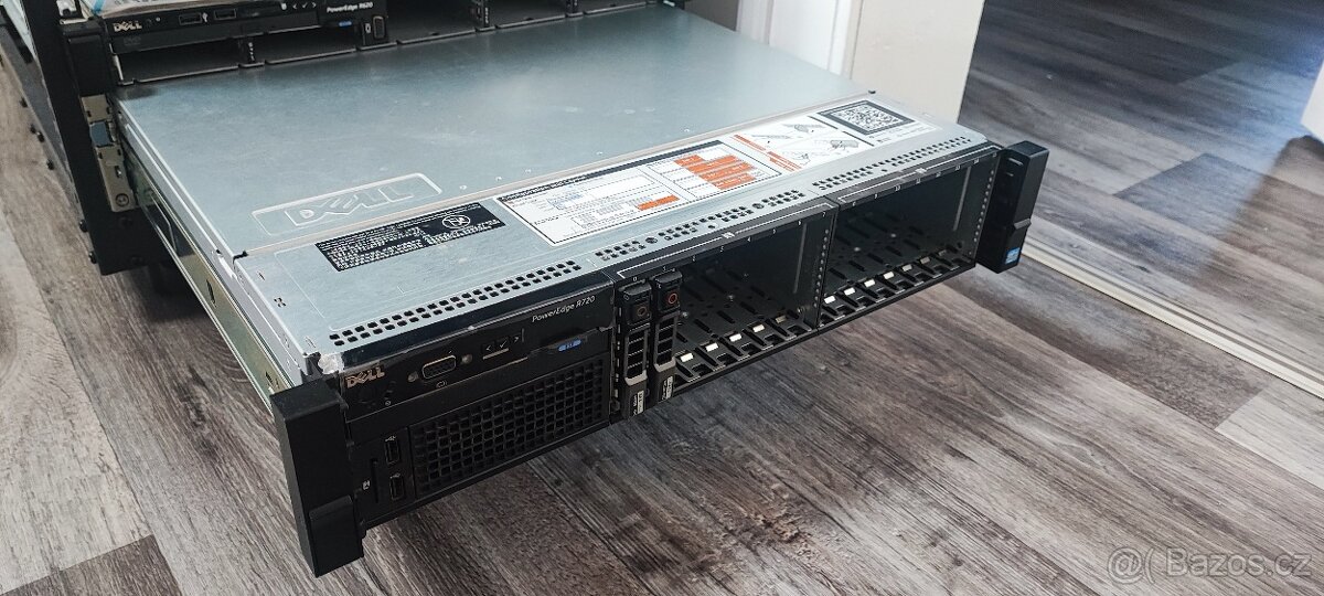 Server Dell R720, 2x E5-2609 v2, 72GB RAM + ližiny - 2