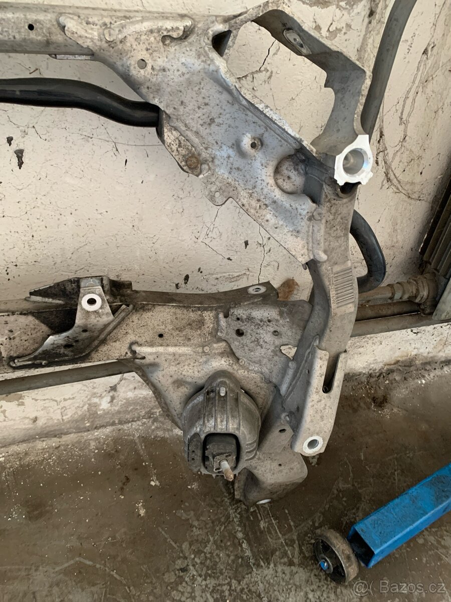 Napravnice e90/e91/e92/e93 nehavarovana, nepraskla - 2