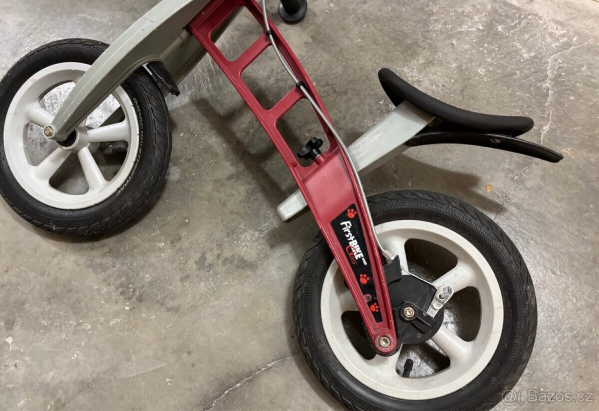 Dětské First Bike odrážedlo , vínové - 2
