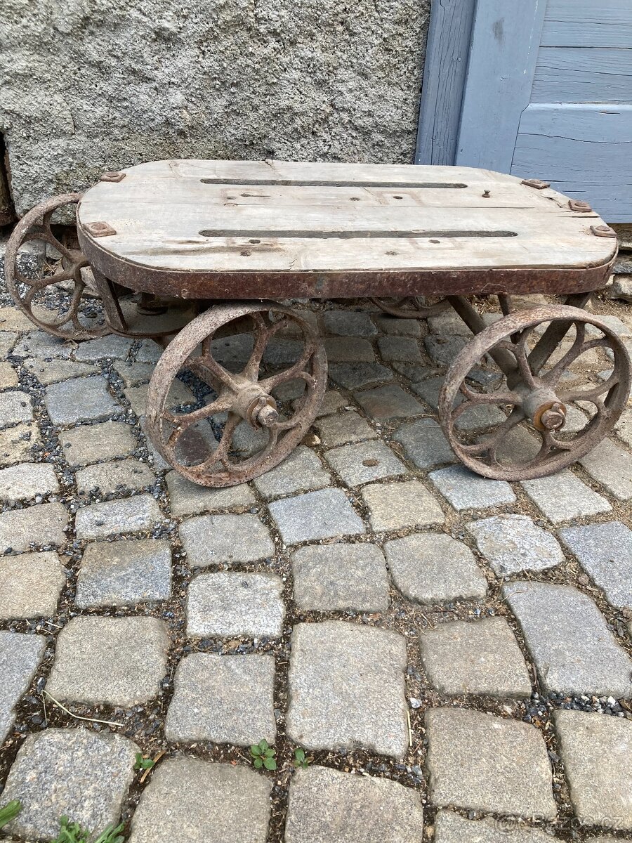 Staré zemědělské nářadí/stroje - 2