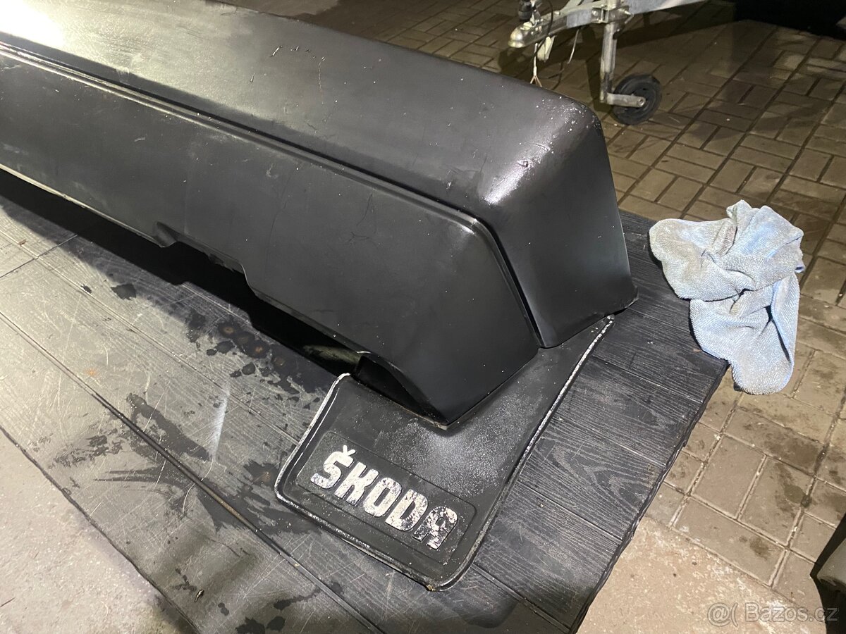 Zadní nárazník škoda favorit - 2