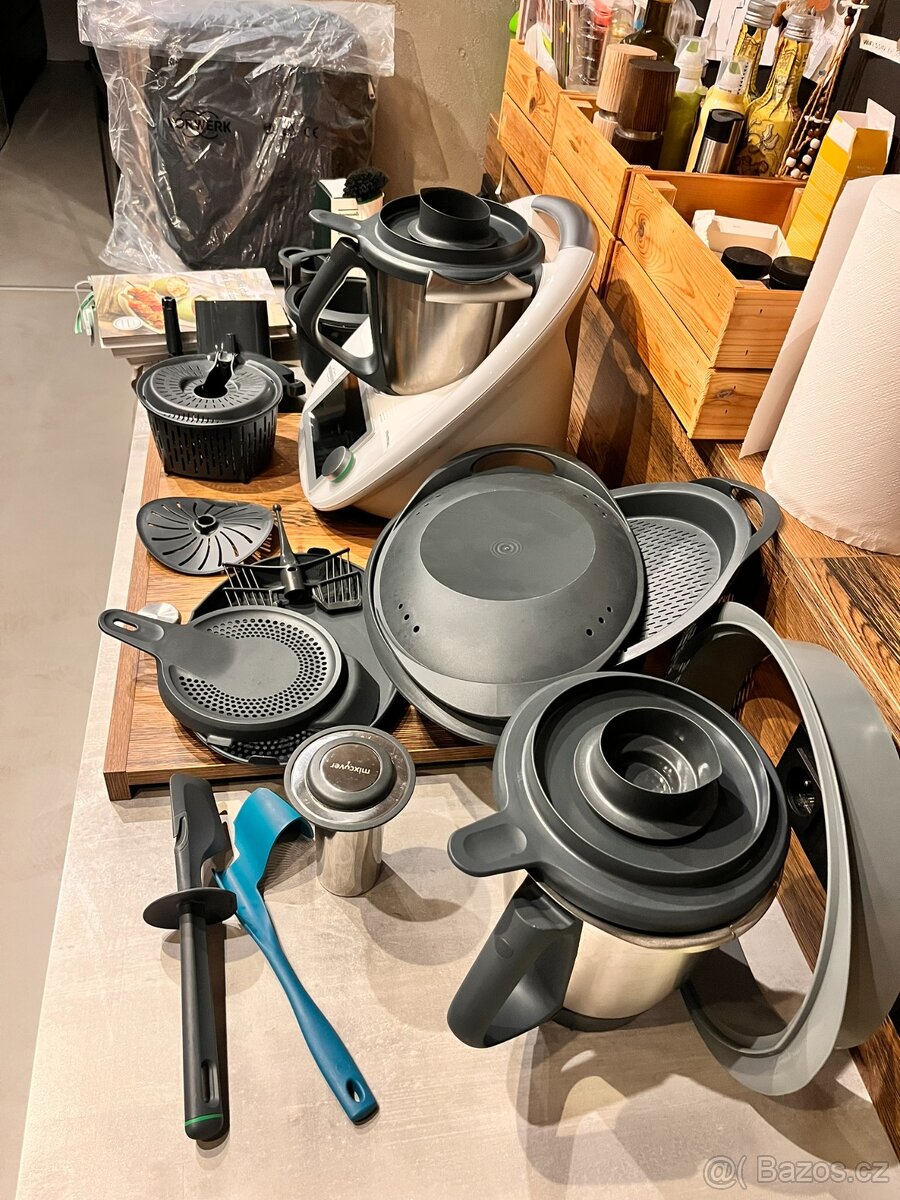 Thermomix TM6 s bohatým příslušenstvím - 2