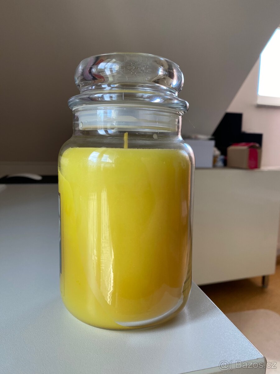 Yankee Candle Garden Cucumber velká svíčka 623 g - 2