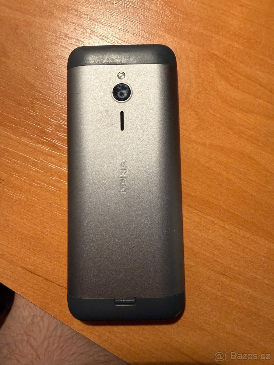 Mobilní telefon nokia - 2