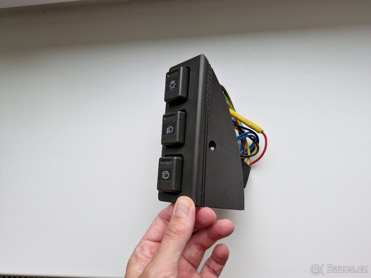 Škoda Favorit Forman nový vypínač světel s ostřikem - 2