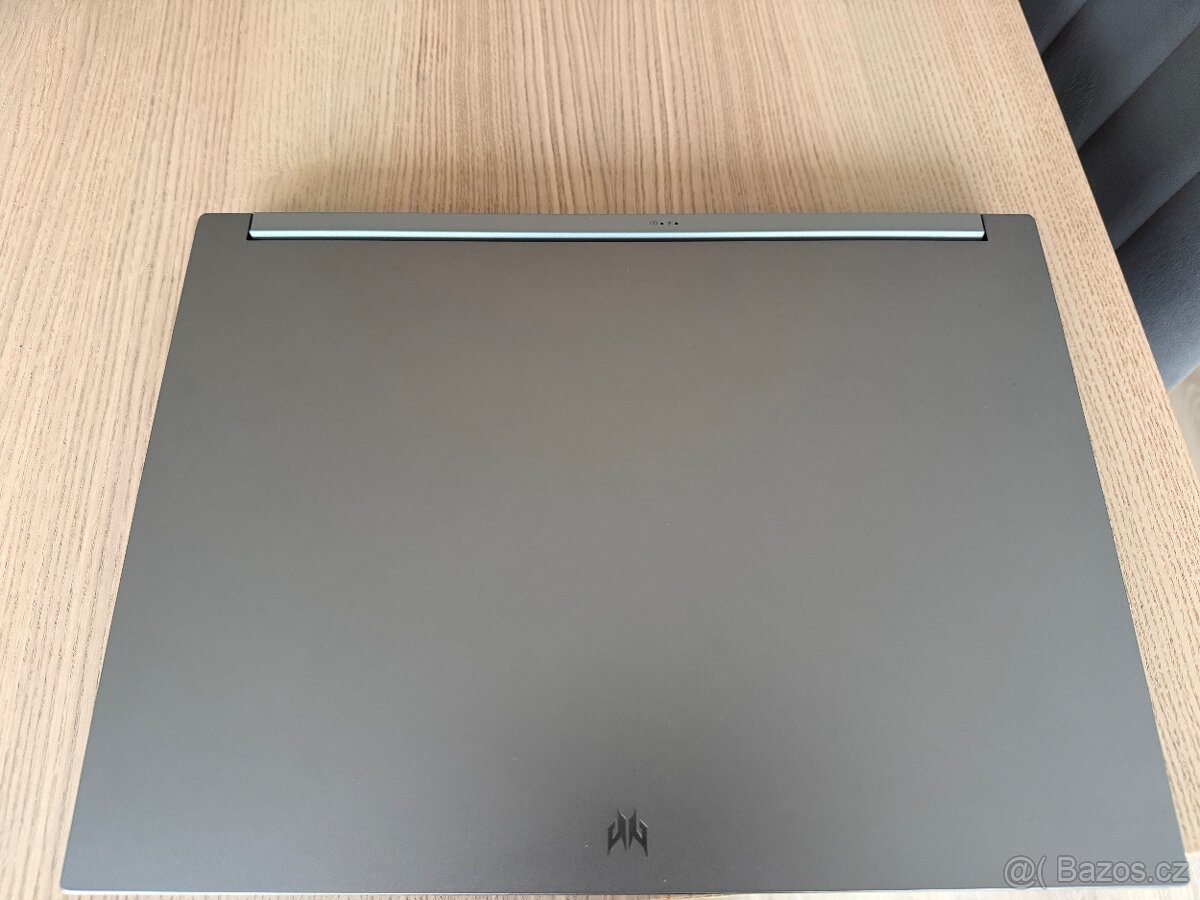 Acer Predator Triton 300 SE - 2