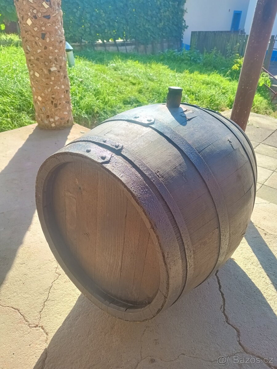 dřevěné sudy, dubový sud,sud na víno - 2