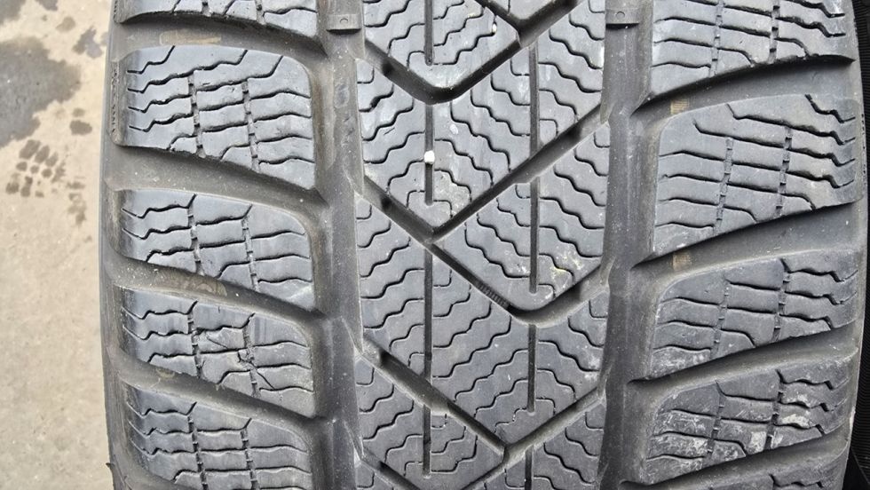 Zimní pneu 205/60/16 Pirelli - 2