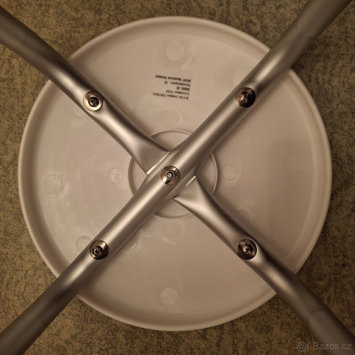 Sedačka do sprchy kulatá - nová nepoužitá
- 2