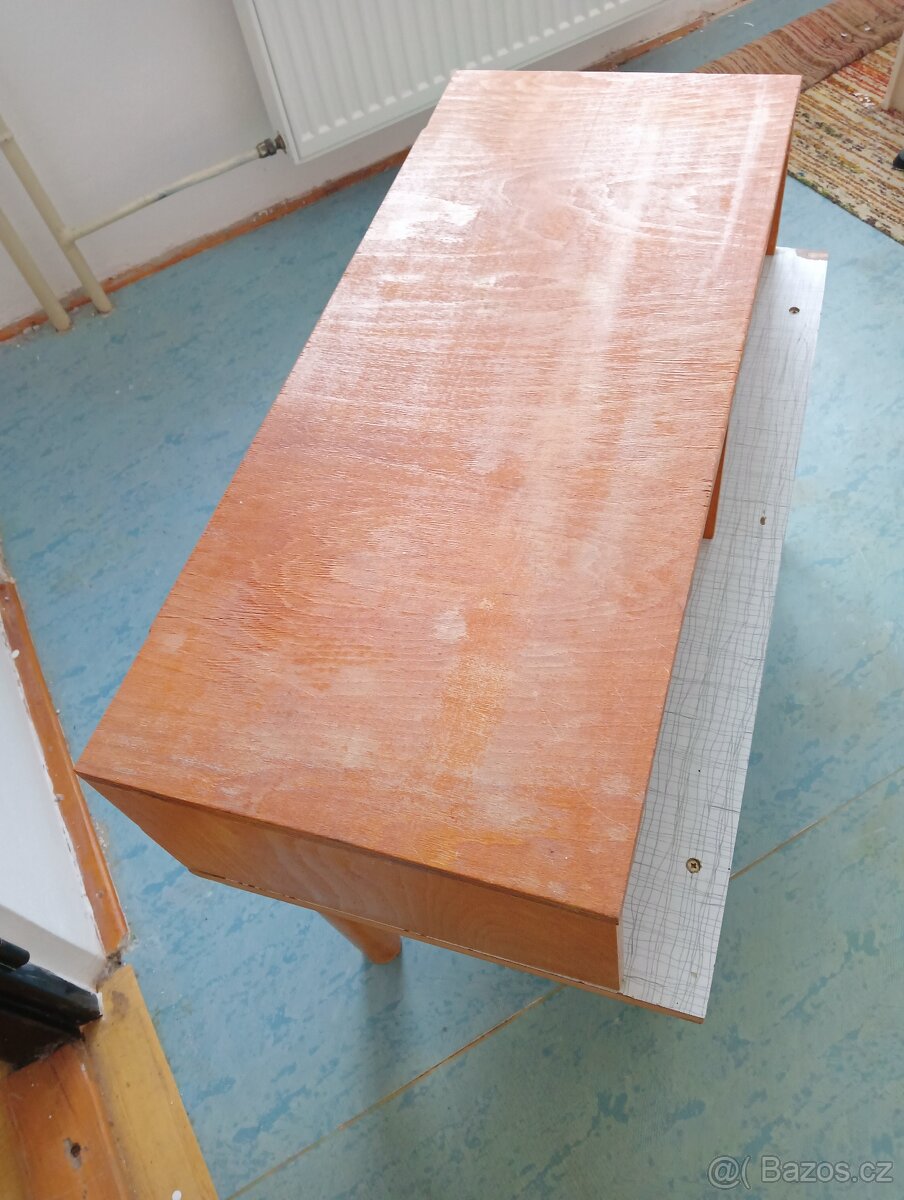 Stolek-police nízký - 2