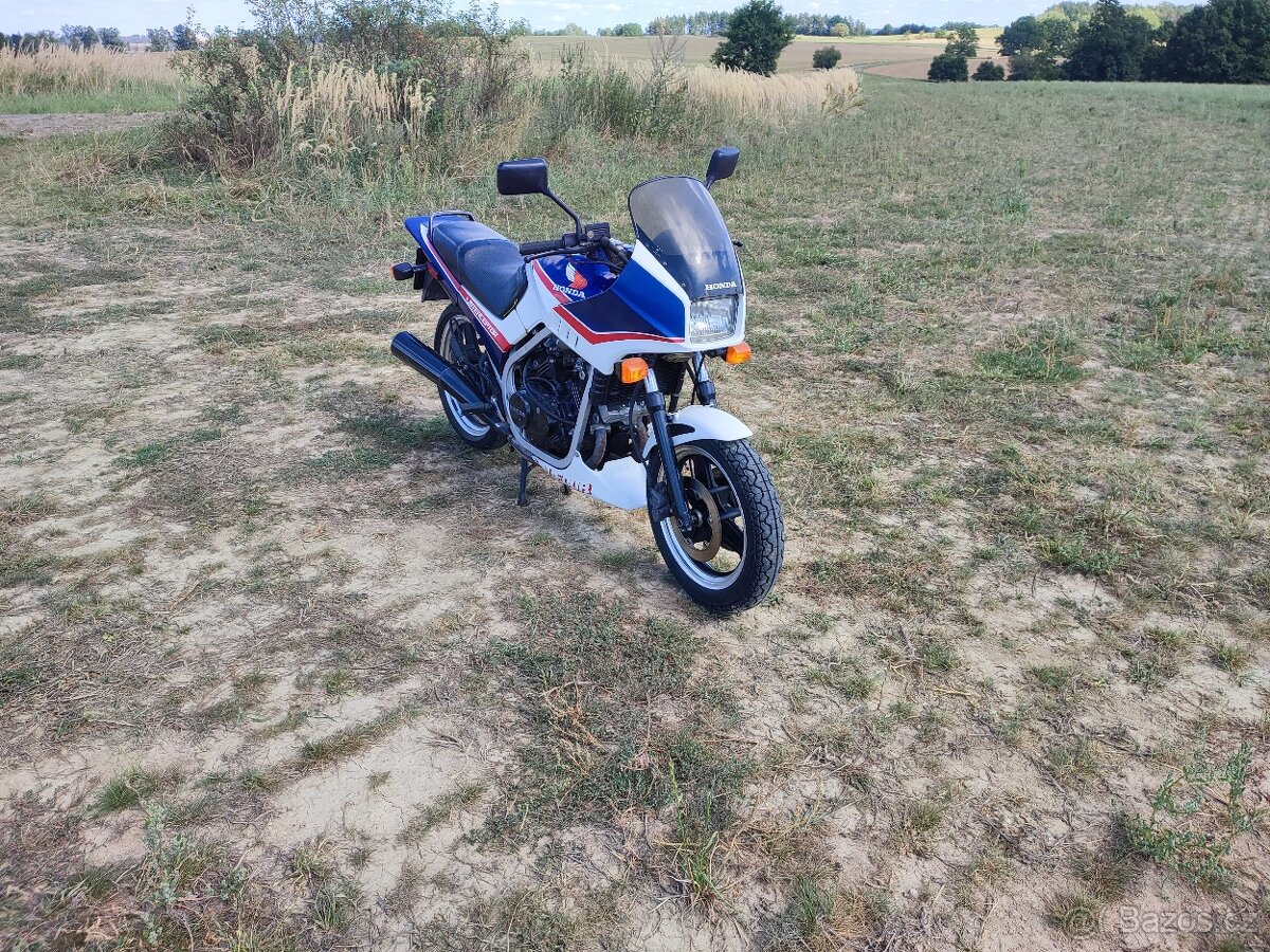 Honda VF500F Interceptor - 2