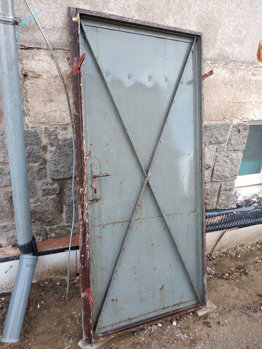 železné dveře z půdy - 2